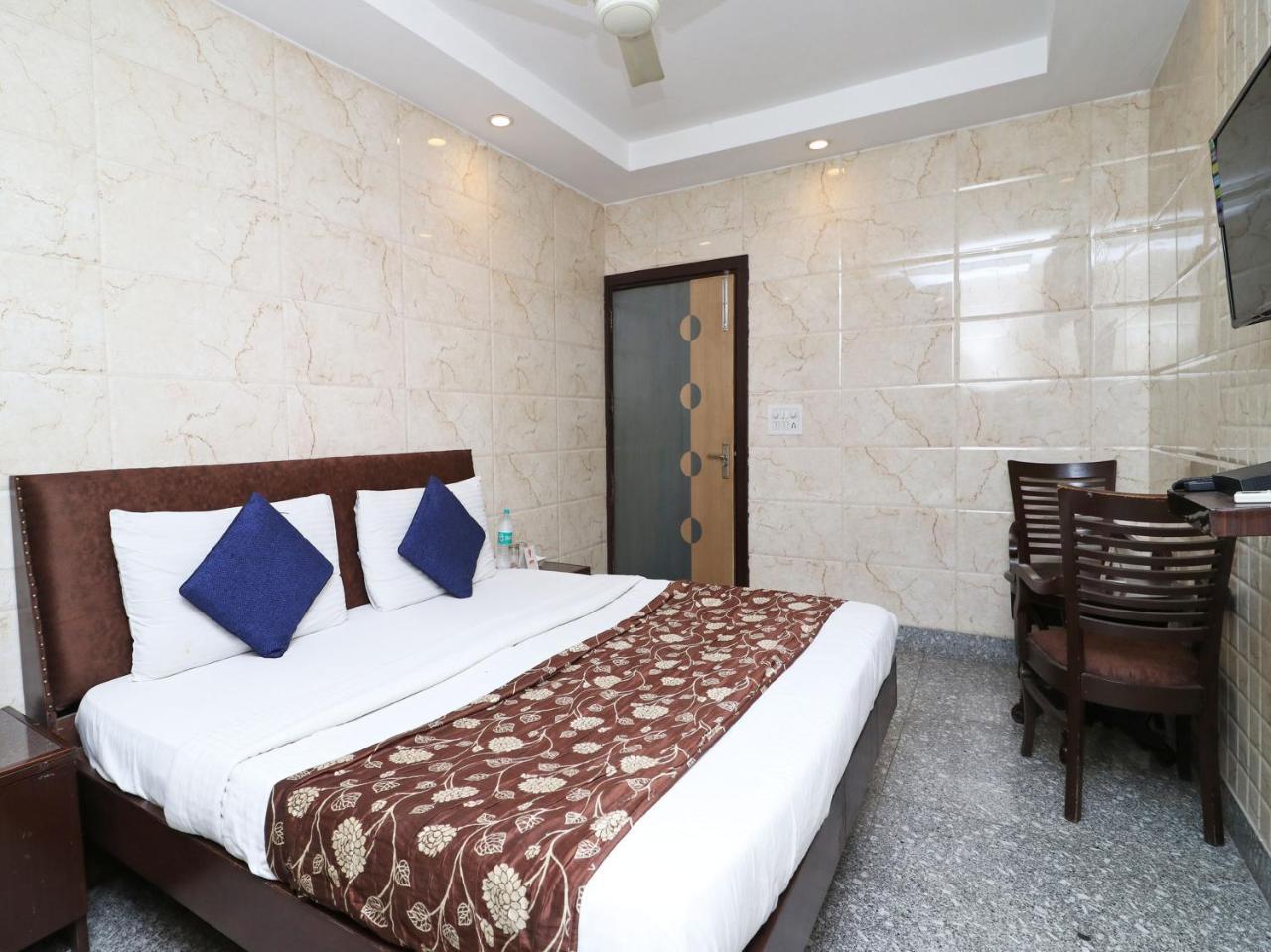 Oyo 2705 Hotel Preet Palace Neu-Delhi Exterior foto