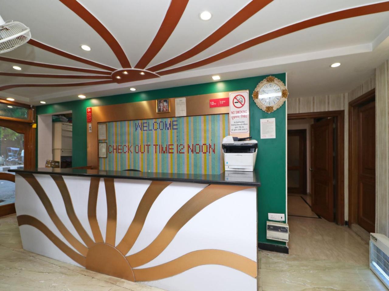 Oyo 2705 Hotel Preet Palace Neu-Delhi Exterior foto