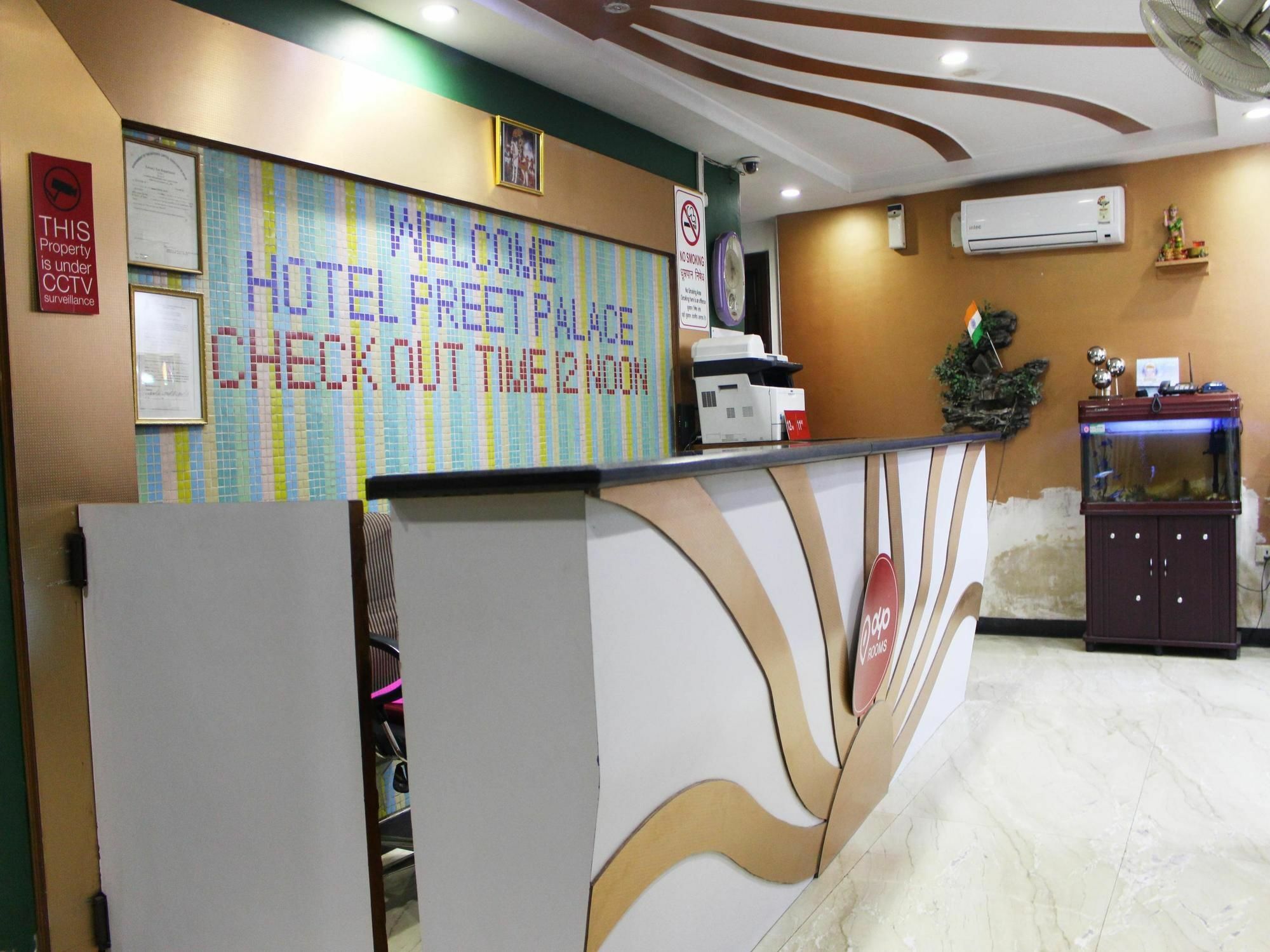 Oyo 2705 Hotel Preet Palace Neu-Delhi Exterior foto